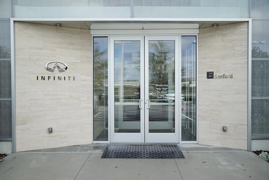 More Photos Of 995 Rinehart Rd, Sanford Specialty For Sale