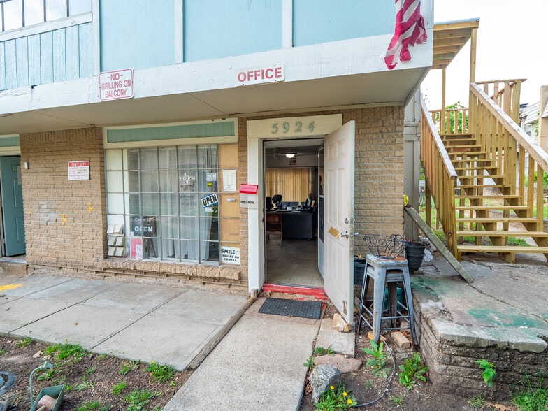 More Photos Of 5924 NW 10th St, Oklahoma City Apartments For Sale