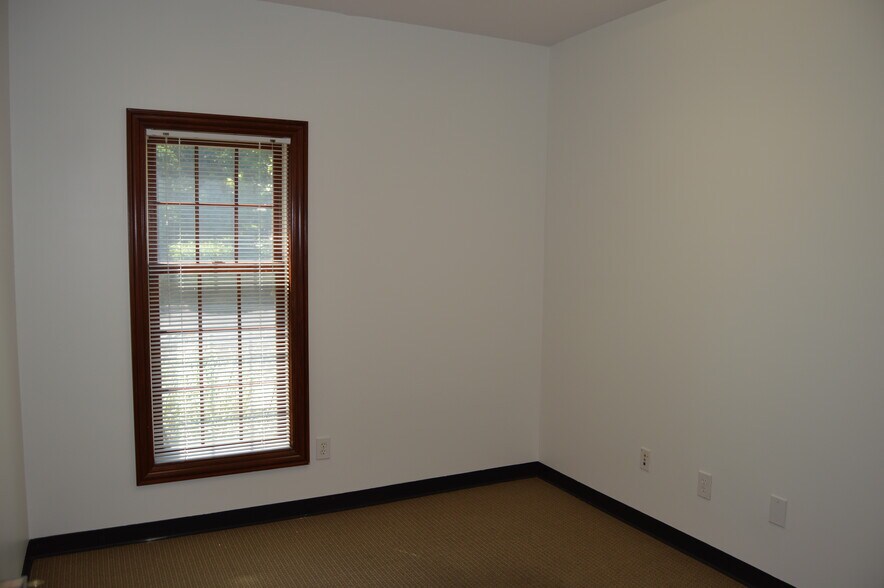 More Photos Of 128 County Line Rd, Westerville Office For Lease