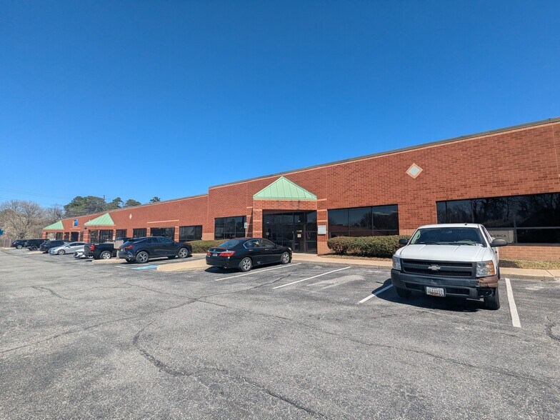 More Photos Of 8227 Cloverleaf Dr, Millersville Light Manufacturing For Sale