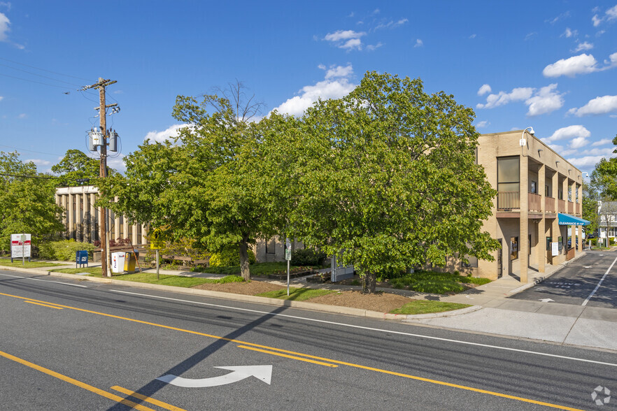 Primary Photo Of 411-413 Crain Hwy S, Glen Burnie Office For Lease