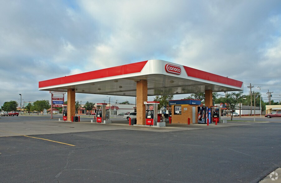 More Photos Of 112 N University Ave, Lubbock Service Station For Lease