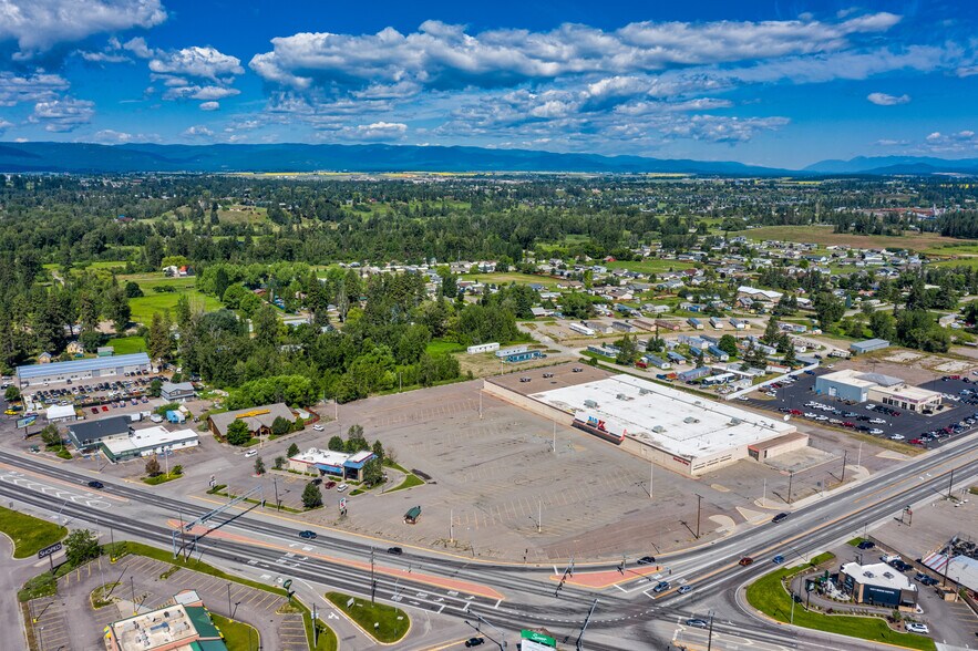 More Photos Of 2024 US Hwy 2 E, Kalispell Garden Center For Sale
