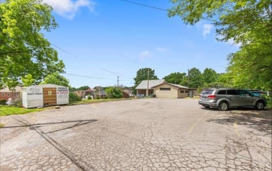 More Photos Of 230 N Sprigg St, Cape Girardeau Office For Sale