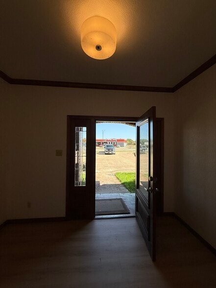 More Photos Of 304 Harwood Rd, Bedford Medical For Lease
