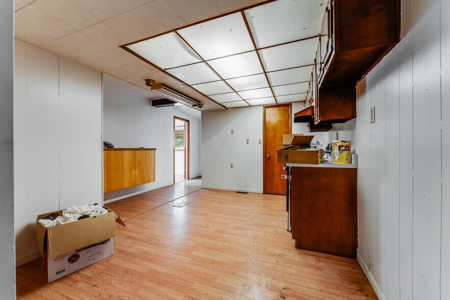 More Photos Of 25 Opal Dr, Fairmont Warehouse For Sale