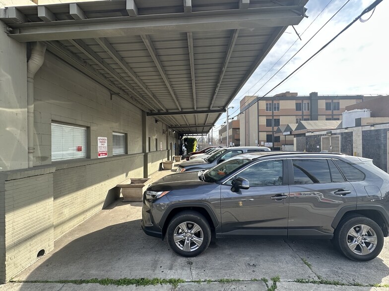 More Photos Of 1718 H St, Modesto Office For Lease