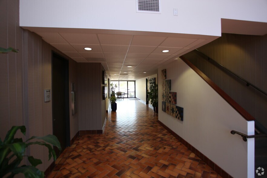 More Photos Of 468 Pennsfield Pl, Thousand Oaks Office For Sale