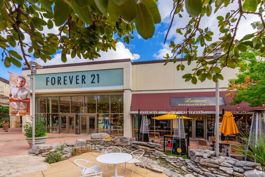 More Photos Of 15900 La Cantera Pky, San Antonio Unknown For Lease