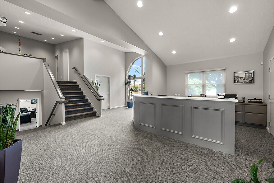 More Photos Of 20789 Harper Ave, Harper Woods Office For Sale