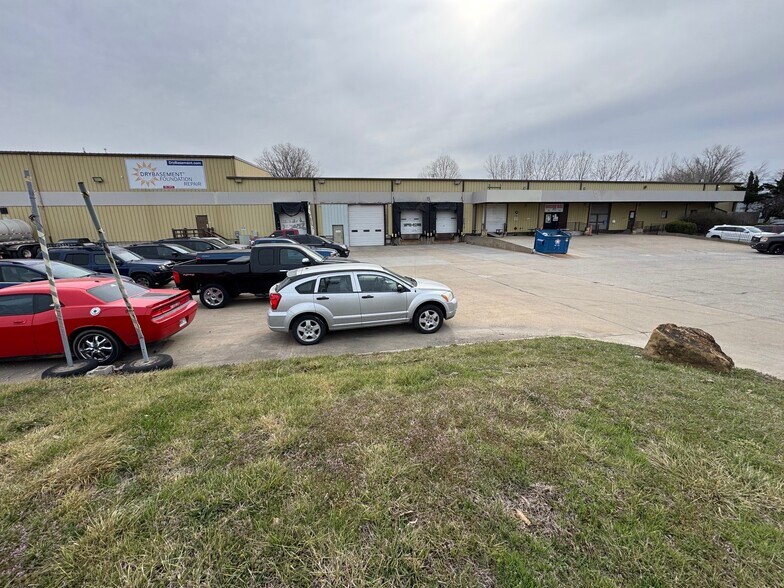 More Photos Of 1811 N Topping Ave, Kansas City Warehouse For Sale
