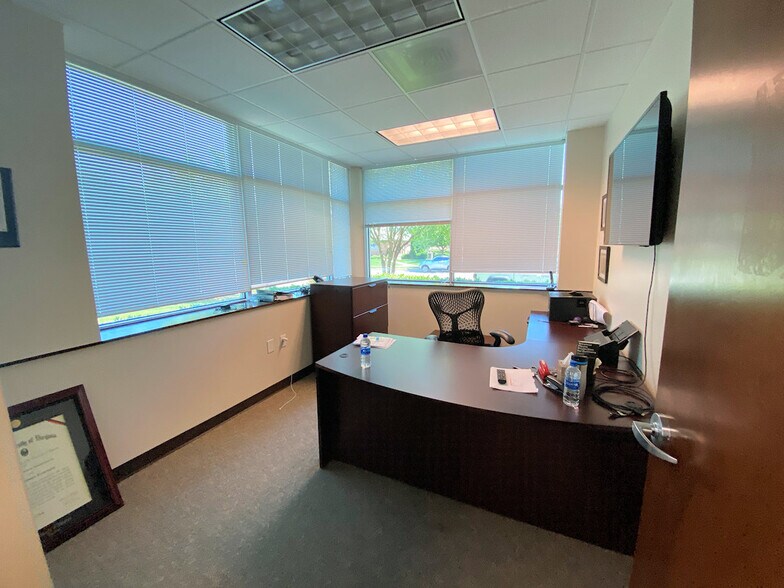 More Photos Of 131 plantation ridge Dr, Mooresville Office For Lease