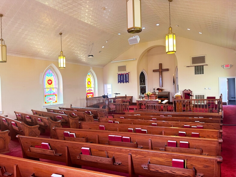Primary Photo Of 9801 Cooper Church Dr, Louisville Religious Facility For Sale