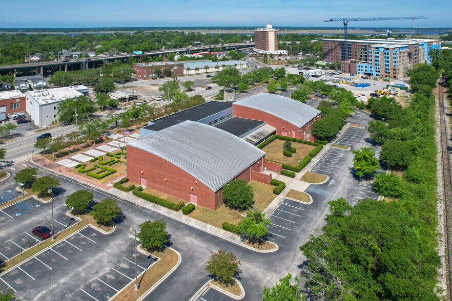 More Photos Of 1142 Morrison Dr, Charleston Lodge Meeting Hall For Lease