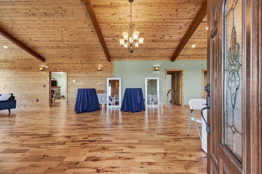 More Photos Of 639 Wagon Wheel Rd, Elk Creek Lodge Meeting Hall For Sale