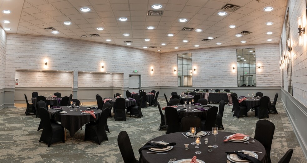 More Photos Of 4311 49 Ave, Red Deer Hotel For Sale