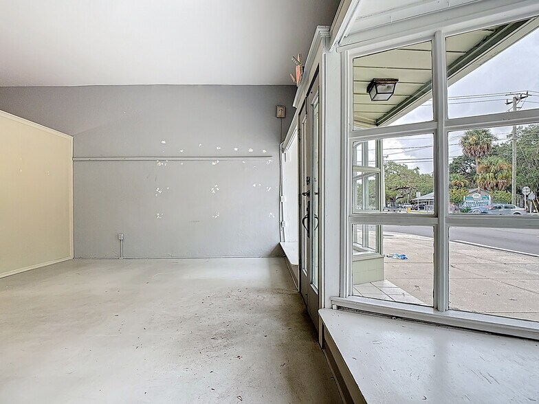 More Photos Of 390 N Bridge St, LaBelle Storefront Retail Office For Sale