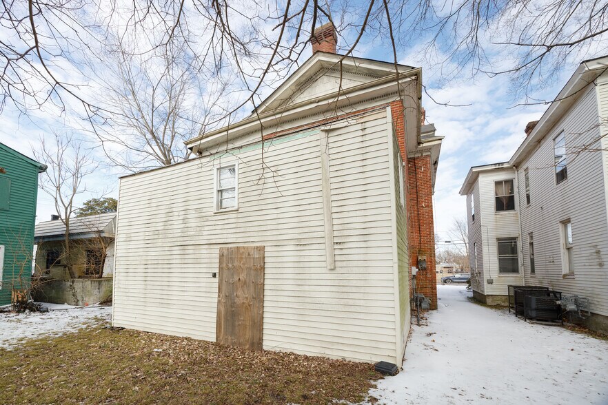 More Photos Of 716 W Washington St, Petersburg Multifamily For Sale