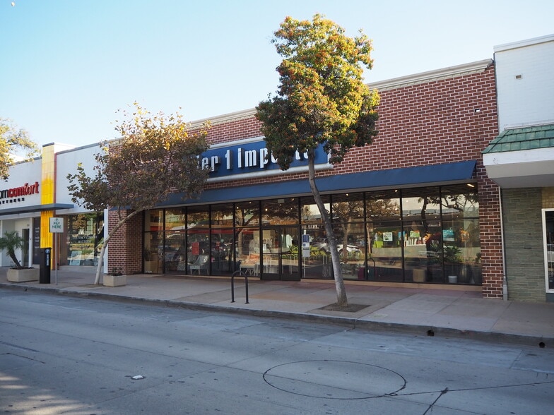 More Photos Of 422 S Lake Ave, Pasadena General Retail For Sale