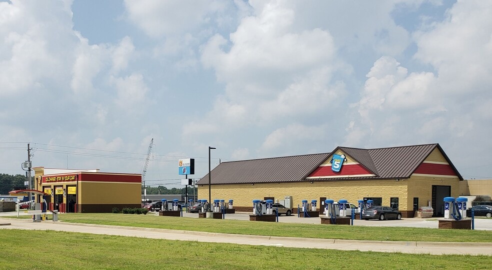 2207 E Main St, Russellville, AR 72802 Auto Repair For Sale