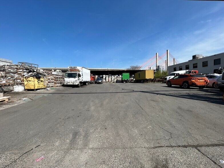 Primary Photo Of 251 Lombardy St, Brooklyn Warehouse For Lease