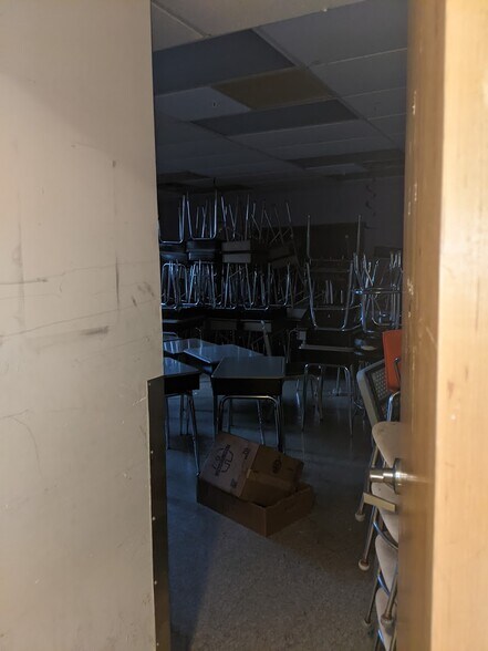 More Photos Of 184 Salem Ave, Dayton Office Residential For Lease