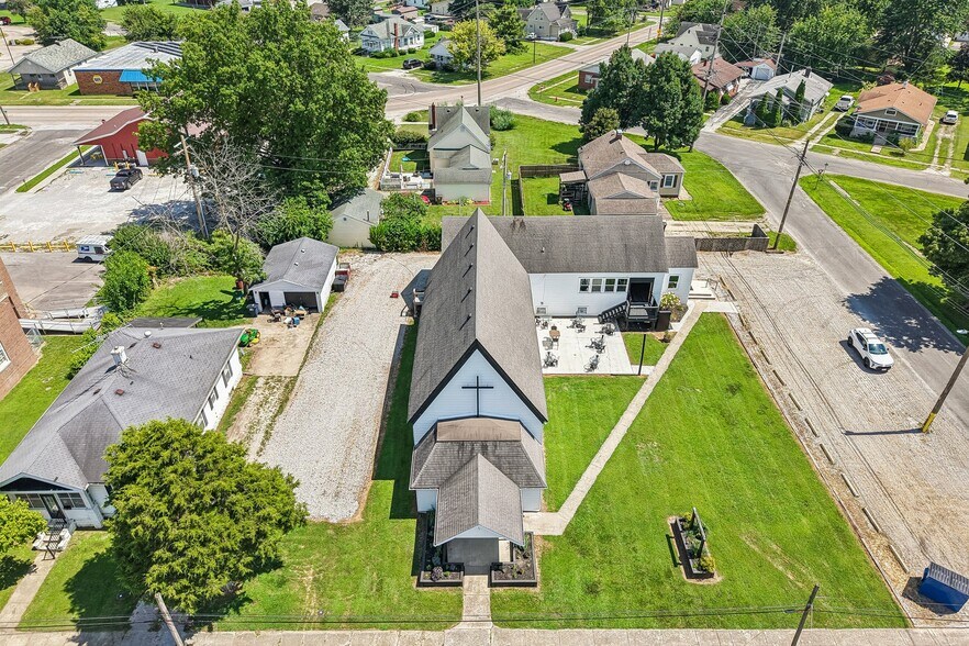 More Photos Of 206 W Spruce St, Gillespie Religious Facility For Sale