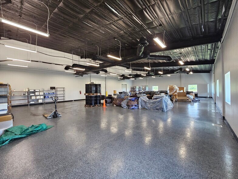 More Photos Of 51 County Road 171, Bay City Manufacturing For Sale