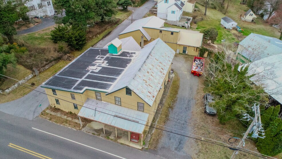 More Photos Of 37 N Greenwich St, Alloway Freestanding For Sale