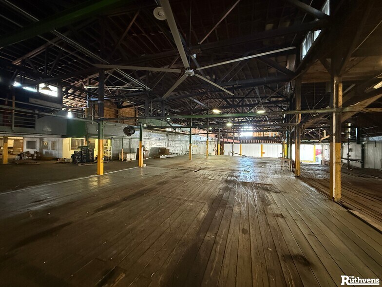 More Photos Of 500 Avenue R SW, Winter Haven Warehouse For Sale