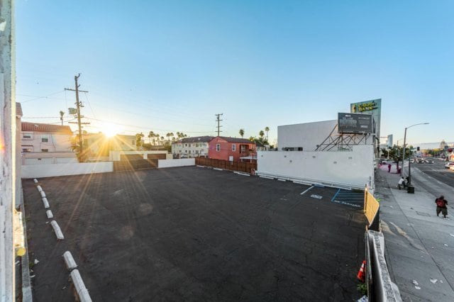 More Photos Of 4225 Crenshaw Blvd, Los Angeles Bar For Lease