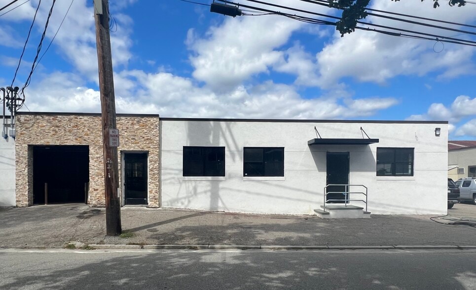 More Photos Of 70 Clematis Ave, Waltham Manufacturing For Lease