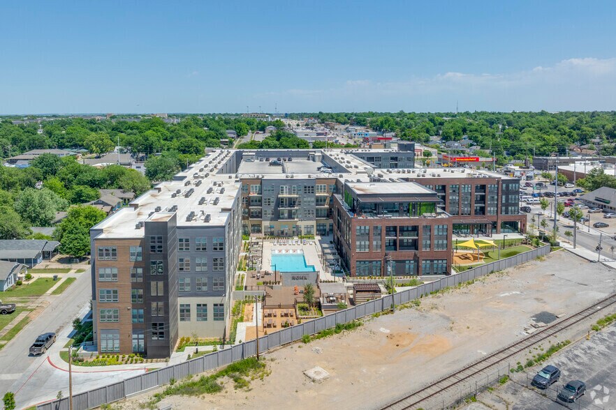 More Photos Of 2219 E 11th St, Tulsa Apartments For Lease