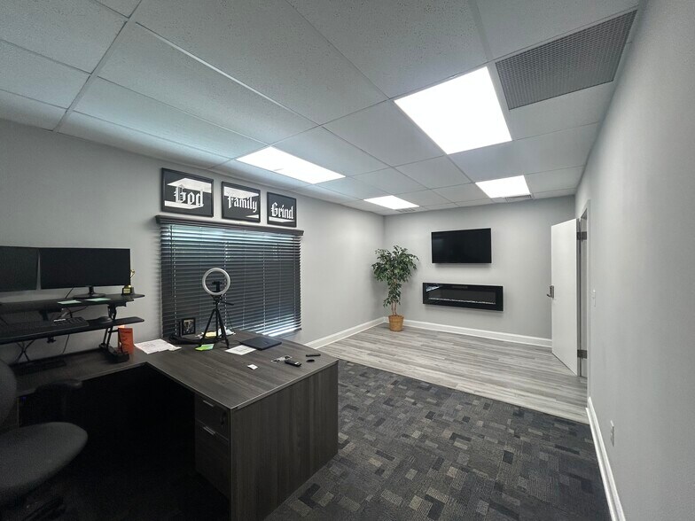 More Photos Of 900 Route 168, Turnersville Medical For Sale