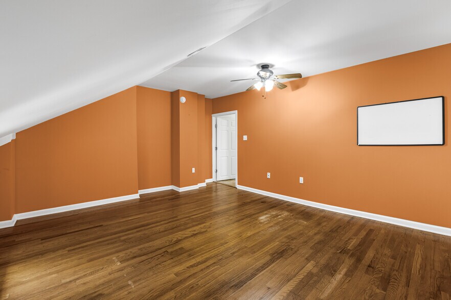More Photos Of 410 Main St, Reisterstown Medical For Lease