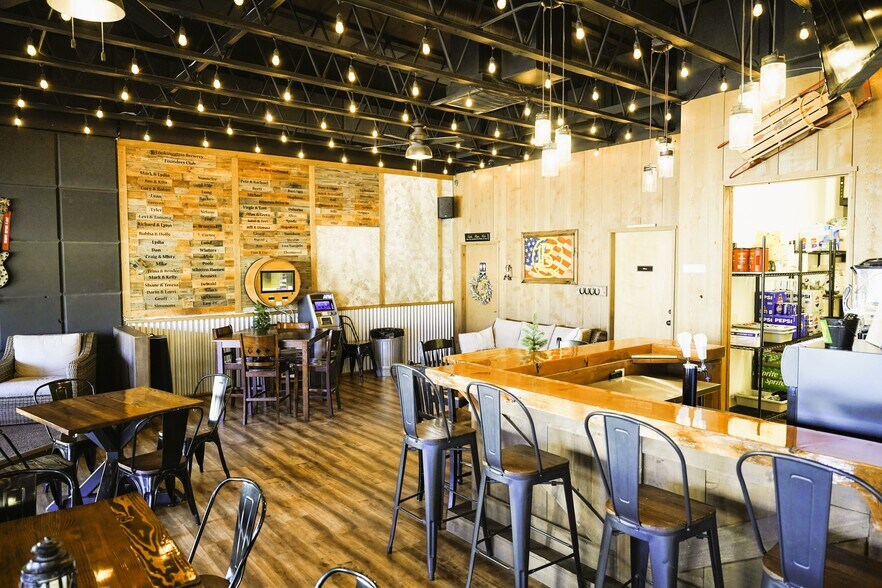 More Photos Of 192 Main St, Winston Bar For Sale