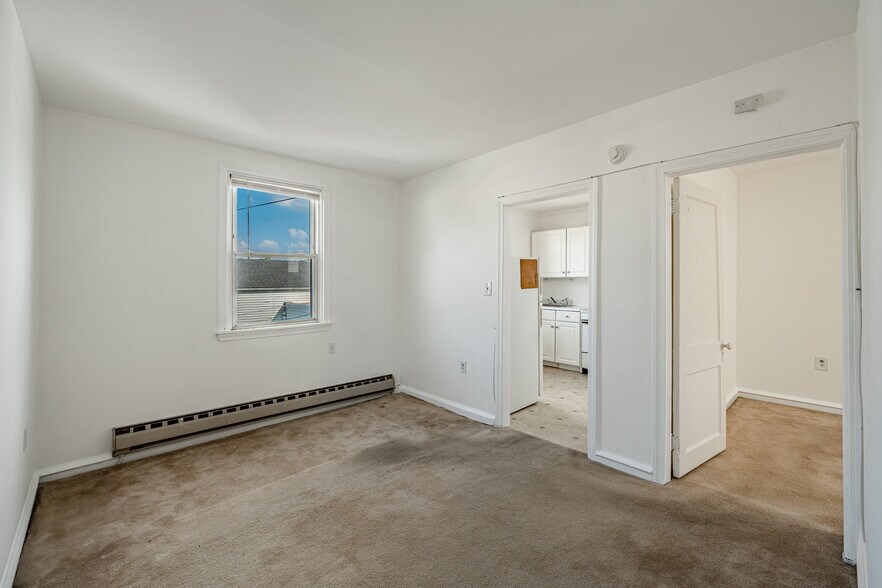 More Photos Of 663 Clearview Ave, Trevose Light Manufacturing For Sale