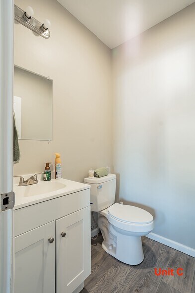 More Photos Of 8758 IN-9, Pendleton Light Manufacturing For Sale