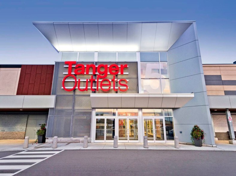 Primary Photo Of 3311 County Rd 89, Innisfil General Retail For Lease