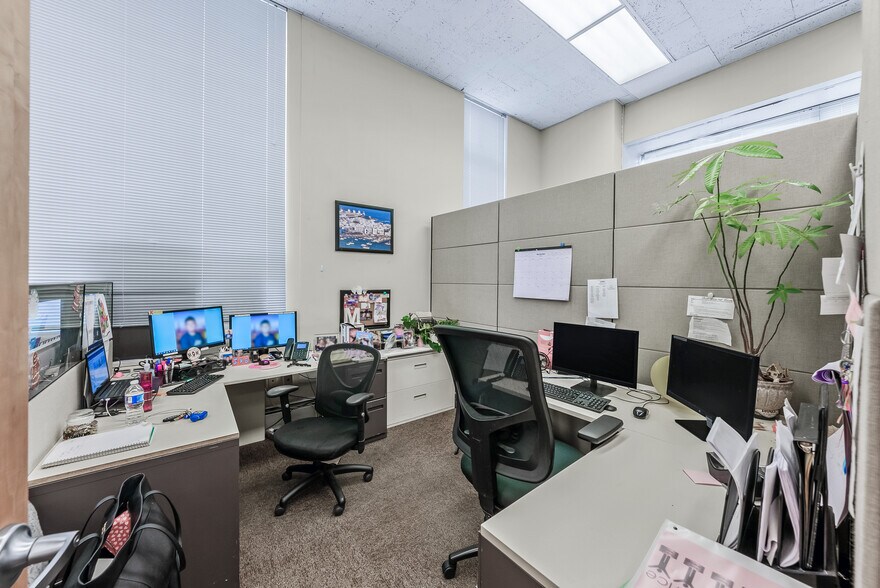 More Photos Of 166-170 Jericho Tpke, Floral Park Loft Creative Space For Lease