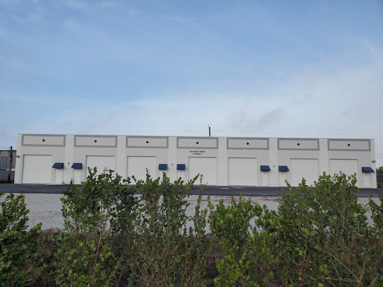 More Photos Of 195 Basik Dr, Naples Warehouse For Sale