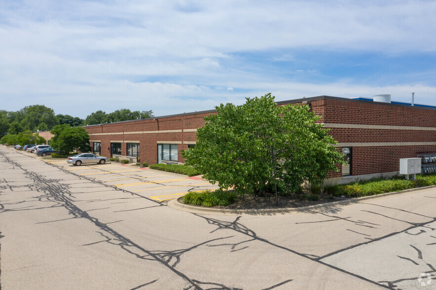 Primary Photo Of 204 Dearborn Ct, Geneva Warehouse For Lease