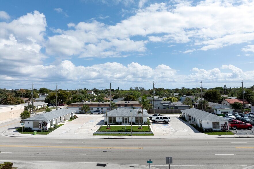 Primary Photo Of 1326 N Dixie Hwy, Lake Worth Unknown For Lease