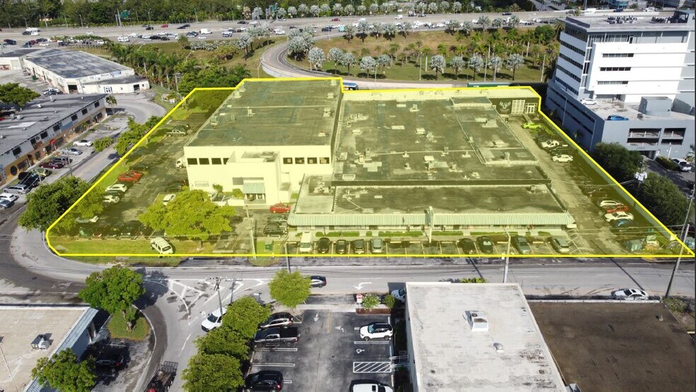 More Photos Of 4180-4182 SW 74th Ct, Miami Showroom For Lease