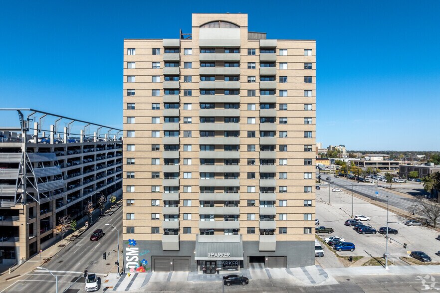 More Photos Of 615 Park St, Des Moines Apartments For Sale