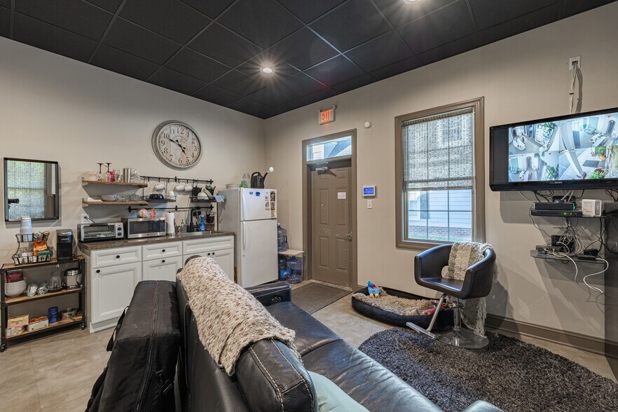 More Photos Of 324 Browns Hill Ct, Midlothian Coworking Space