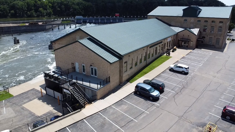 Primary Photo Of 425 W Water St, Appleton Office For Lease