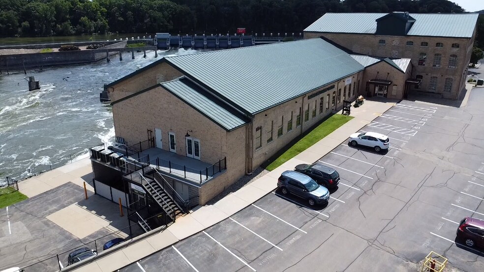 More Photos Of 425 W Water St, Appleton Office For Lease