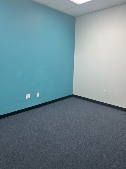 More Photos Of 6833 W Sam Houston Pky S, Houston Storefront Retail Office For Sale