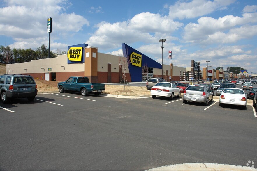 More Photos Of 2085-2425 Market Place Blvd, Cumming Unknown For Lease
